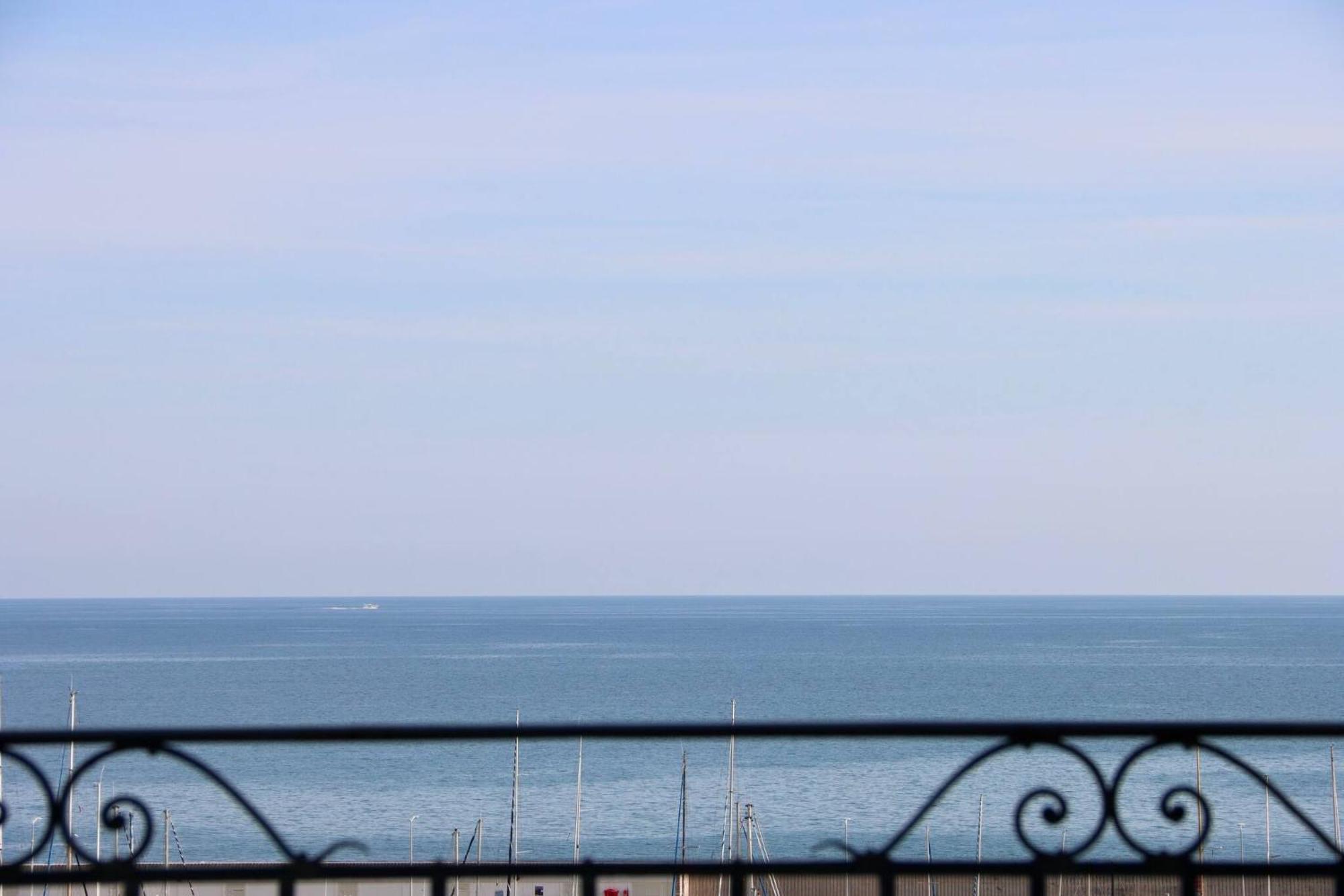 "Le Grand Hotel" Prestigieux Et Unique, Vue Mer Menton Eksteriør bilde